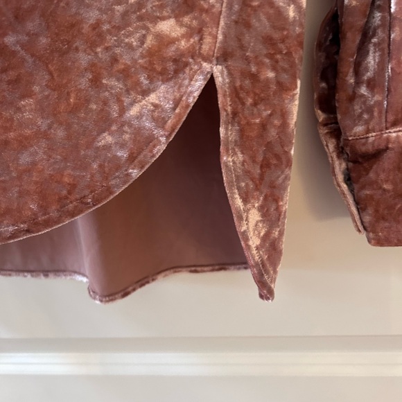 Mystree crushed velvet velour shimmery pink button down tunic top. Whimsigoth - Picture 6 of 16